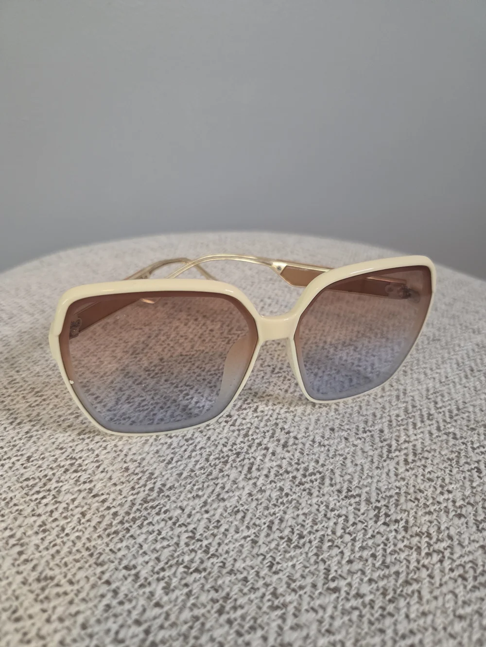 Women's Cream Oversized Gradient Sunglasses